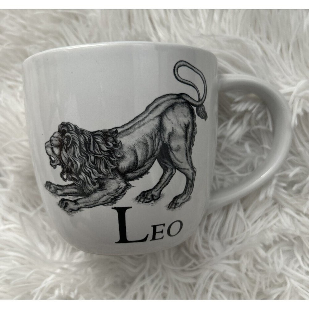 EUC Zodiac Sign Williams Sonoma LEO Lion Mug Astrology Sign White Black